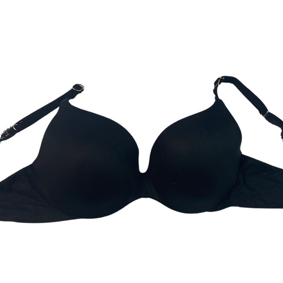 Victoria secret bra with gold hardware. Light padded with a satin finish. 36C - Picture 1 of 3